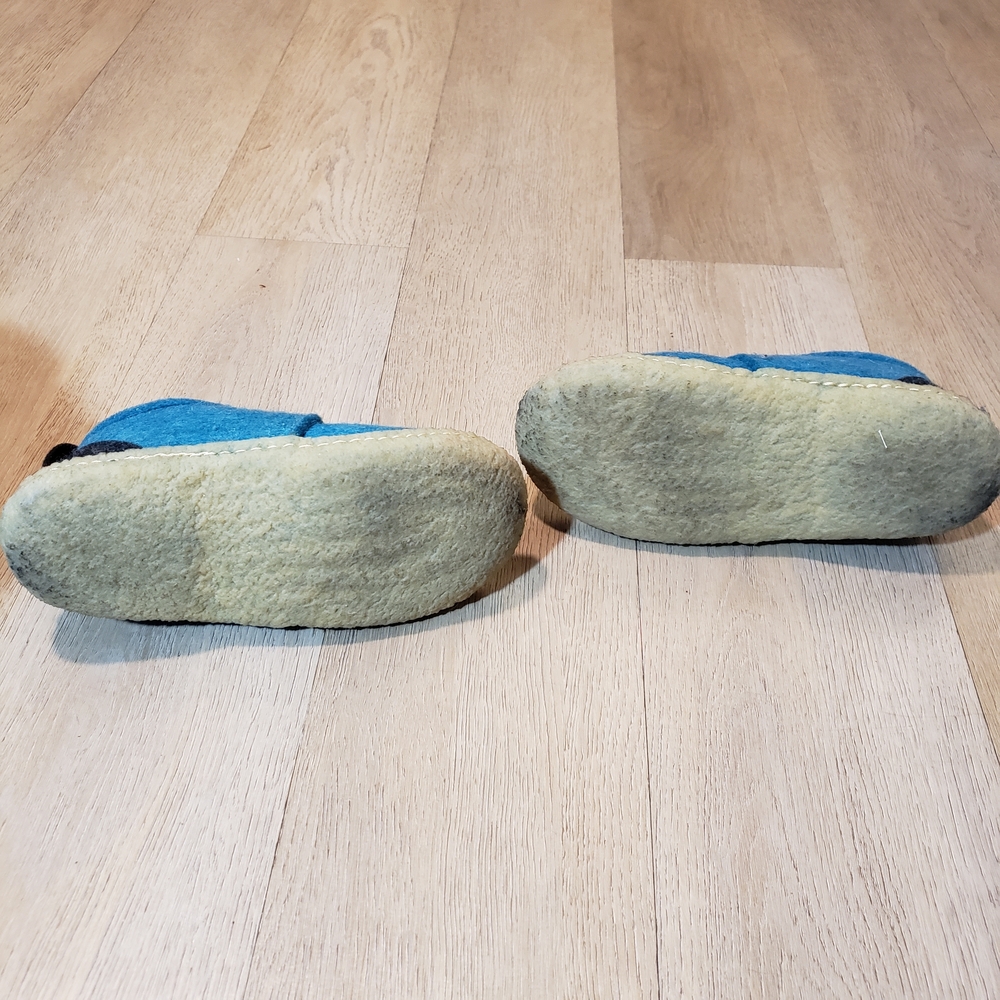 Blue Wool Kids Slippers - Picture 3 of 5